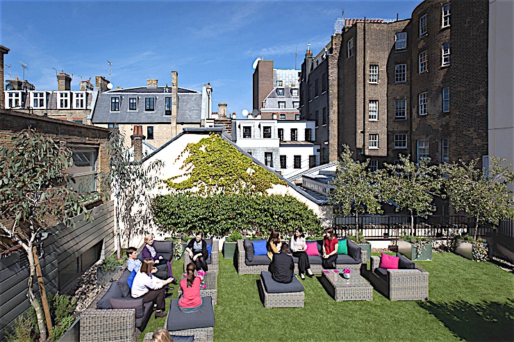 Ann Rylands & Terrace **The Ann Rylands & Terrace at 41 Portland Place presents an incredible hire for drinks receptions and board meetings alike**
The Ann Rylands room is stylish private Space with high ceilings, large w
